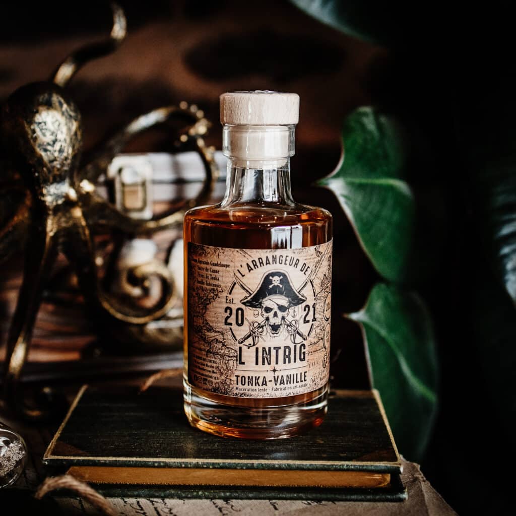 bouteille de rhum arrangé fève de tonka et vanille tahitensis